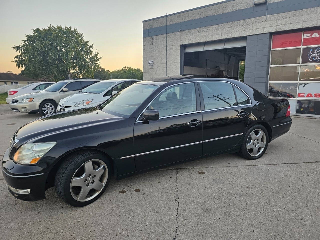 2005 Lexus LS 430 for sale at Quantum Auto Co in Plainfield, IL