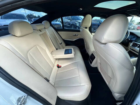 2022 BMW 3 Series 330e