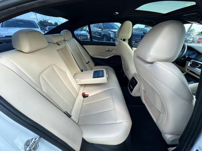 2022 BMW 3 Series 330e