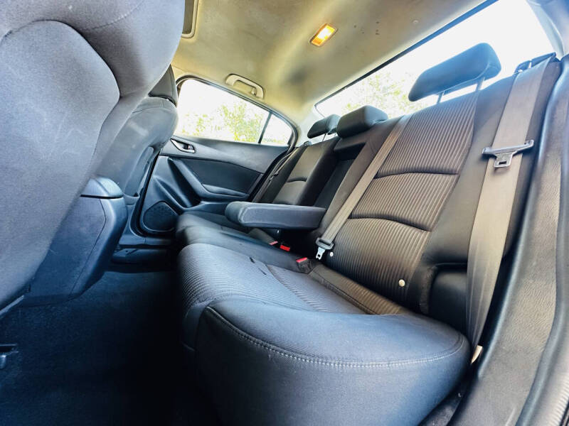 2015 Mazda MAZDA3 i Touring