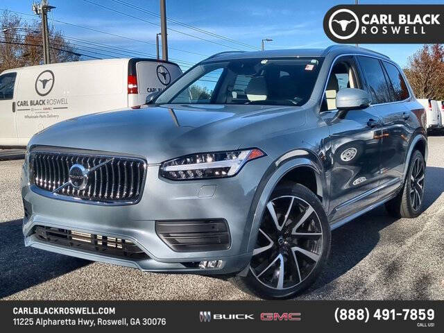 2022 Volvo XC90 T6 Momentum 6-Passenger
