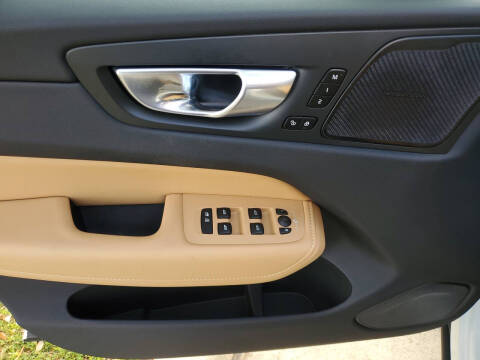 2022 Volvo XC60 Recharge T8 Inscription