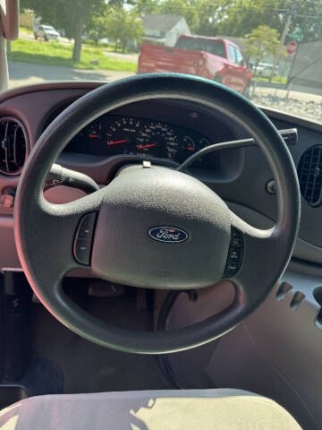 2005 Ford E-Series E-350 SD XLT