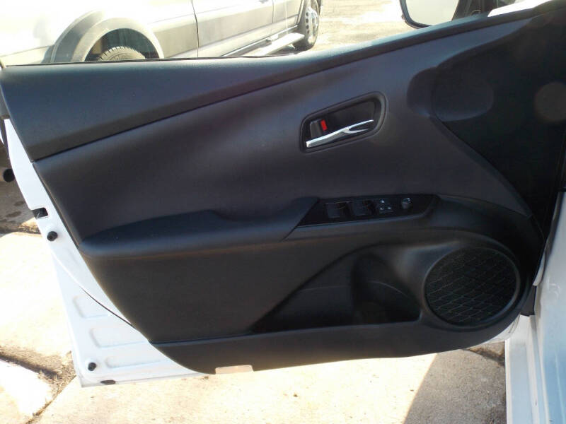 2021 Toyota Prius LE