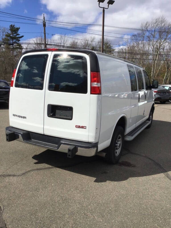 2024 GMC Savana 2500