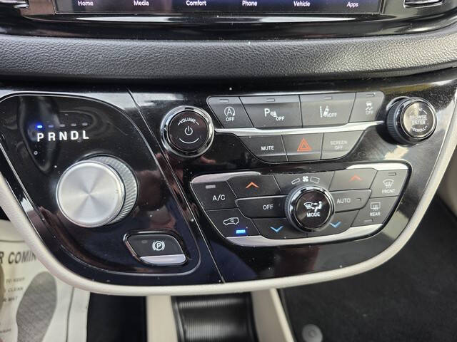 2021 Chrysler Pacifica Touring L
