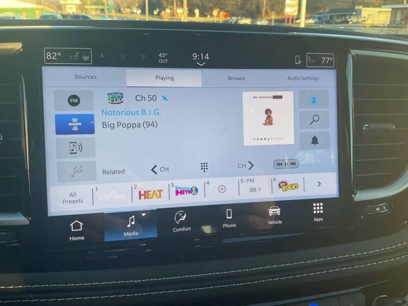 2026 Chrysler Pacifica Select