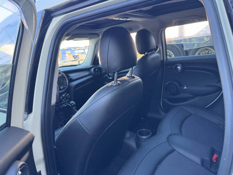 2017 MINI Hardtop 4 Door Cooper