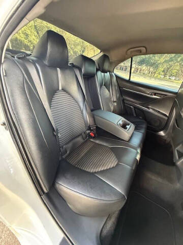 2018 Toyota Camry SE