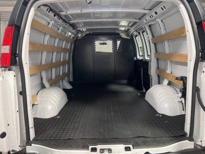 2024 Chevrolet Express 2500