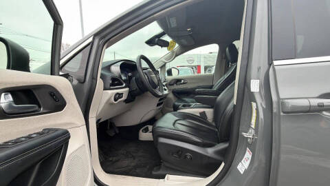 2023 Chrysler Pacifica Touring L