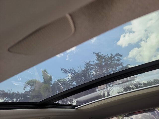 2024 Volvo XC40 B5 Plus Bright Theme