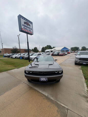 2016 Dodge Challenger SXT Plus