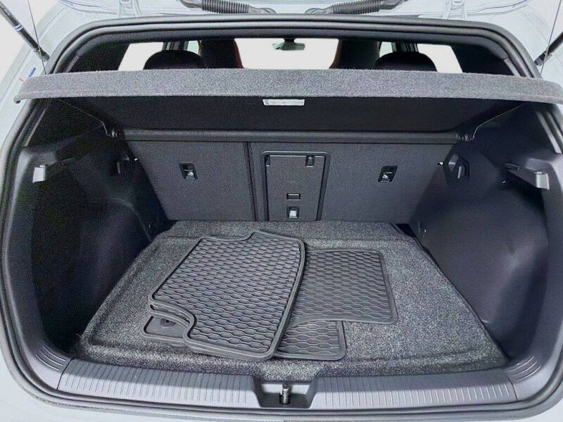 2024 Volkswagen Golf GTI SE