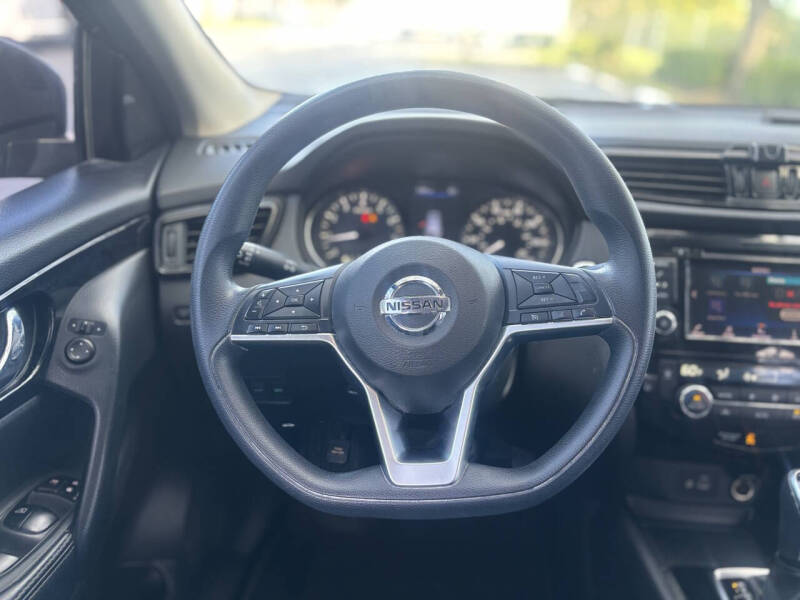 2020 Nissan Rogue Sport SV