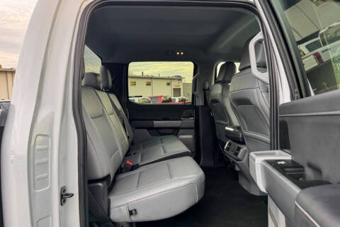 2025 Ford F-150 Lightning Flash