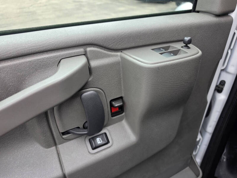 2024 Chevrolet Express 2500