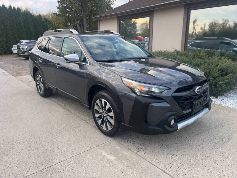 2024 Subaru Outback Touring's photo