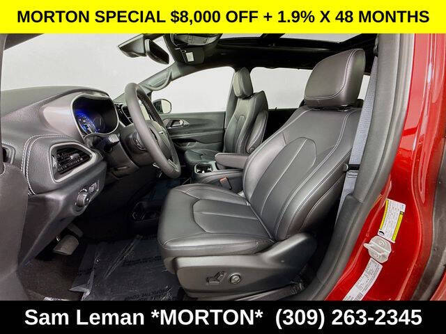 2026 Chrysler Pacifica Select