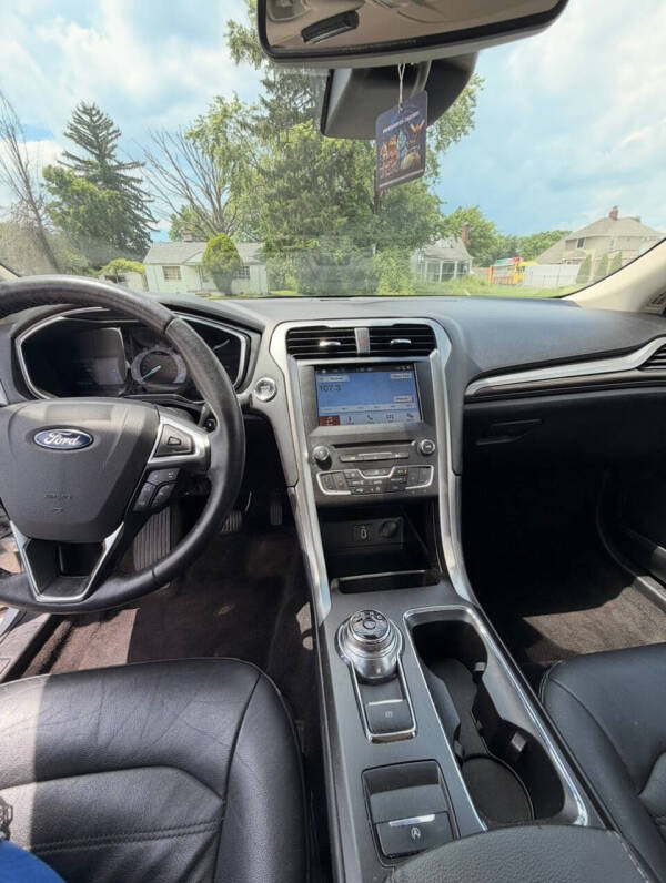 2017 Ford Fusion SE