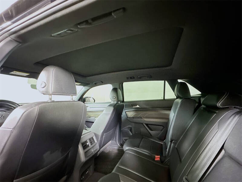 2021 Volkswagen Atlas Cross Sport V6 SE R-Line