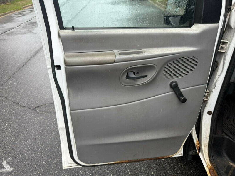 2005 Ford E-Series E-150