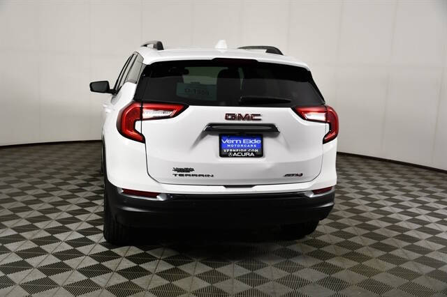2024 GMC Terrain AT4