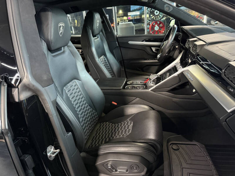 2020 Lamborghini Urus