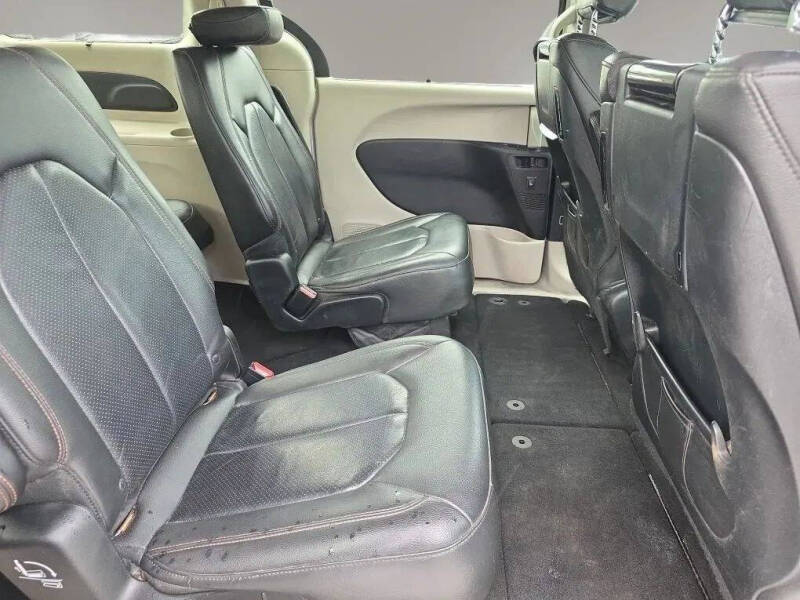 2017 Chrysler Pacifica Touring-L Plus