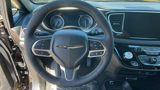 2026 Chrysler Voyager LX