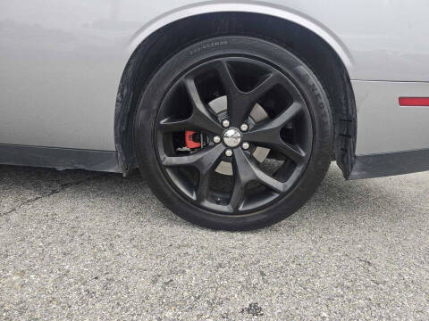 2015 Dodge Challenger SXT Plus