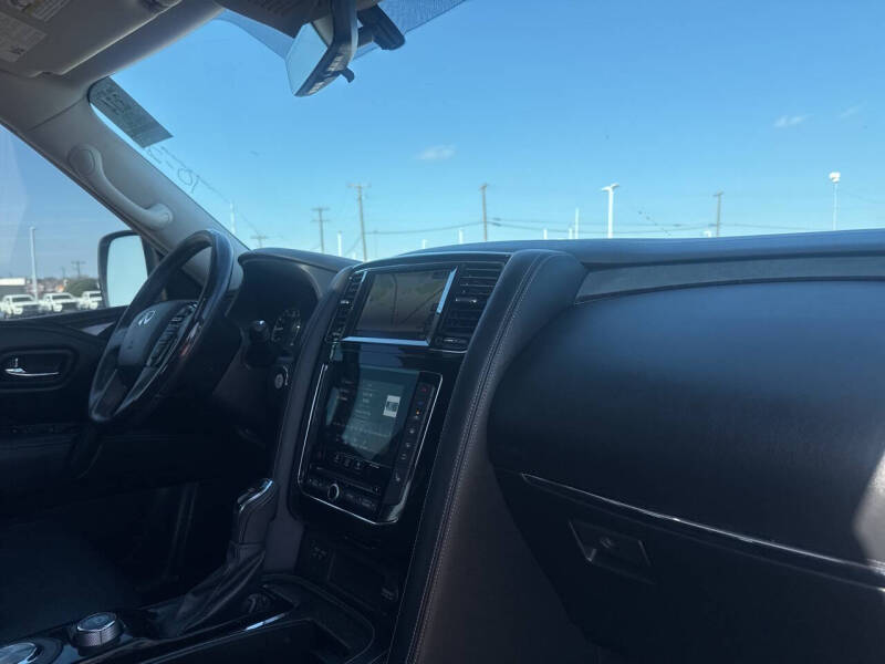 2021 Infiniti QX80 Luxe