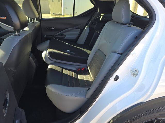 2023 Nissan Kicks SR