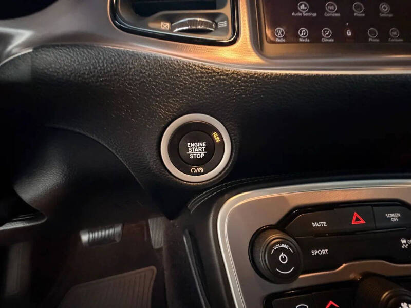 2019 Dodge Challenger SXT