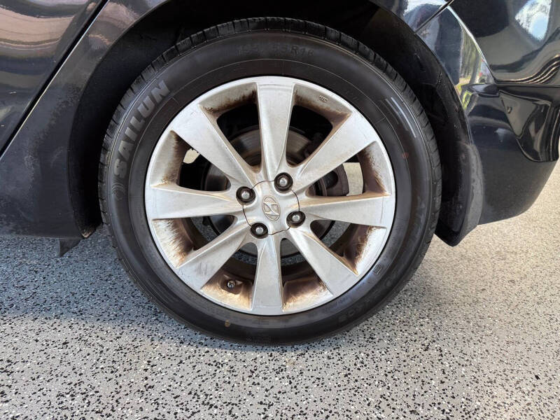 2012 Hyundai Accent SE