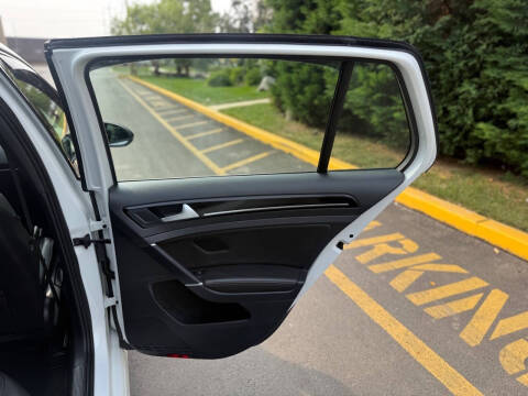 2015 Volkswagen Golf R 4Motion