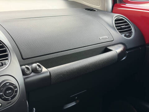 2010 Volkswagen New Beetle