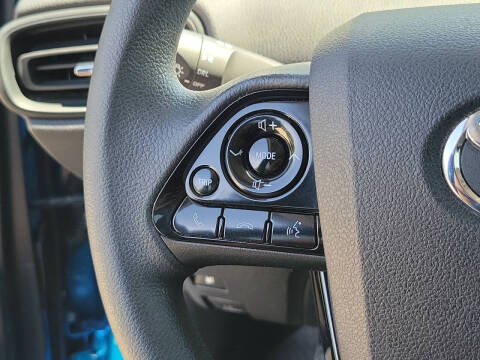 2022 Toyota Prius LE