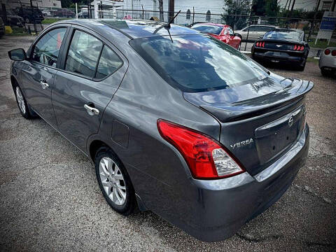 2018 Nissan Versa