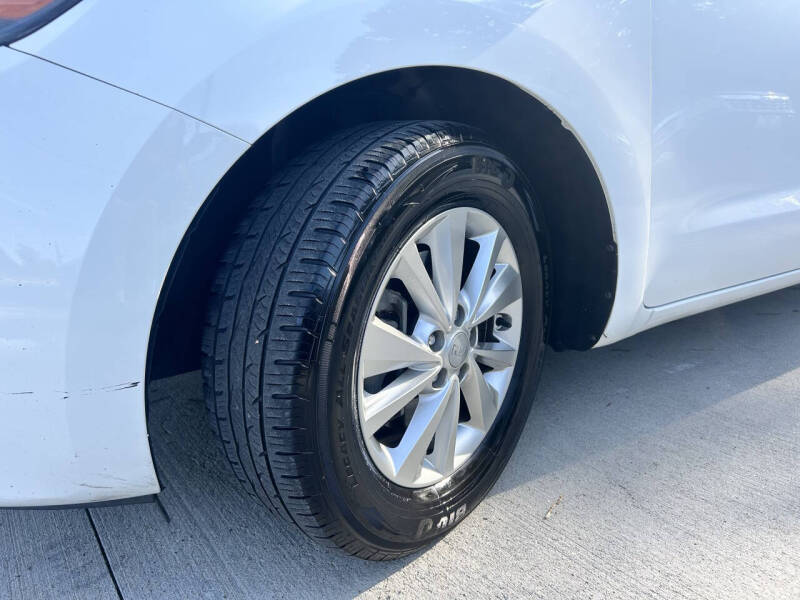 2016 Kia Sedona L