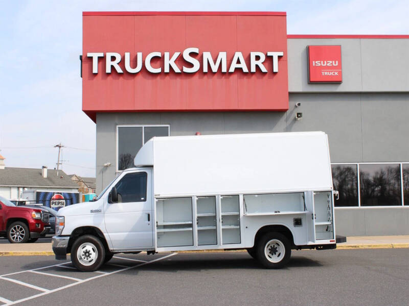 2024 Ford E-450