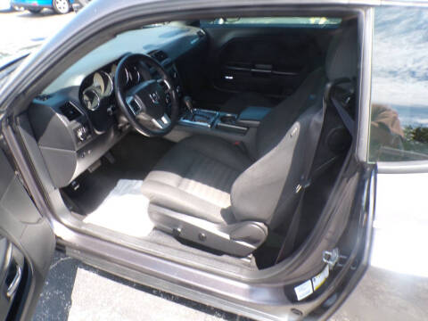 2014 Dodge Challenger SXT Plus