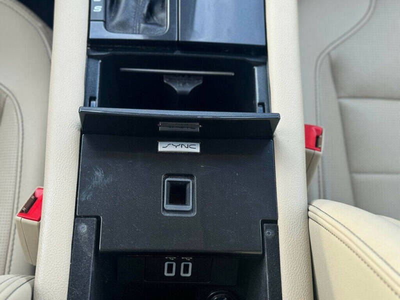 2019 Ford Taurus Limited