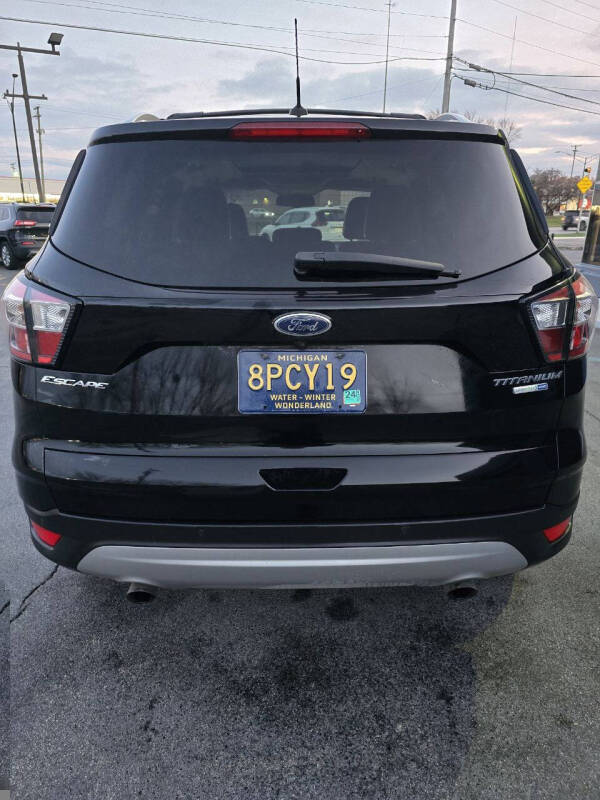 2017 Ford Escape Titanium photo 12