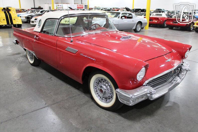 1957 Ford Thunderbird