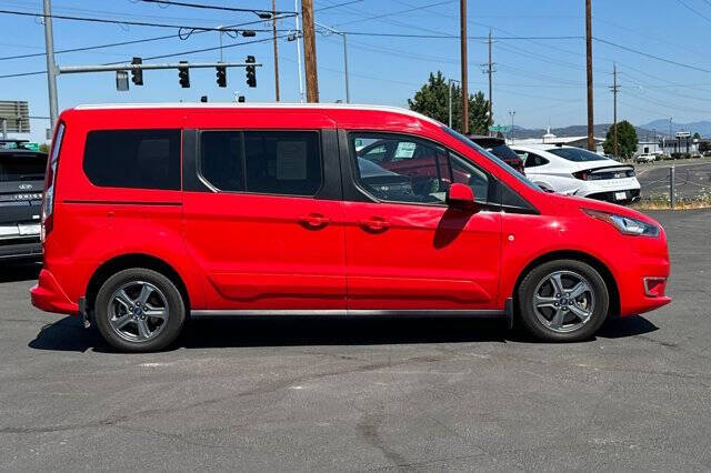 2022 Ford Transit Connect Titanium