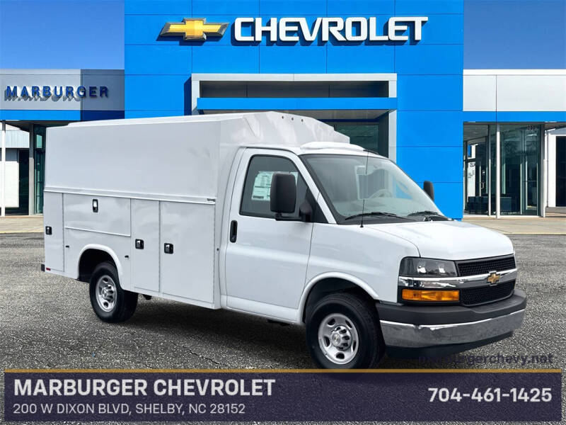 2025 Chevrolet Express 3500