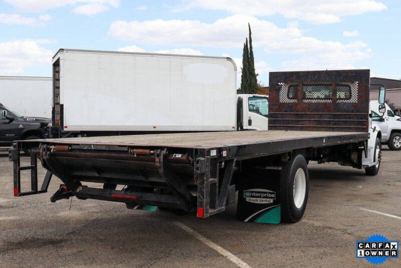 2019 Freightliner M2 106