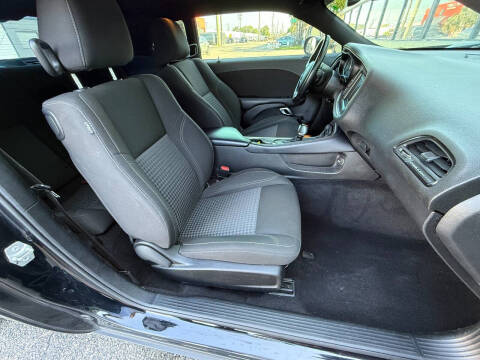 2021 Dodge Challenger SXT