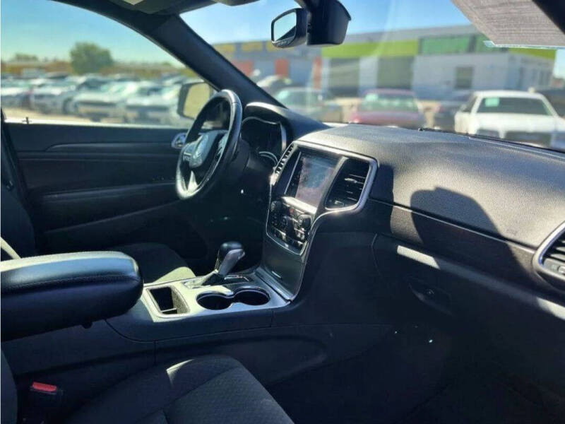 2018 Jeep Grand Cherokee Laredo E